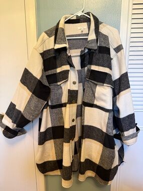 Maurices Black & Cream Plaid Utility Shacket